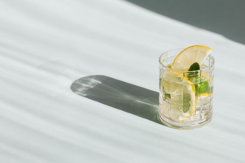 Sparkling water with citrus